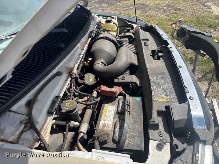 image for item DR1006 2016 Ford E450 shuttle bus