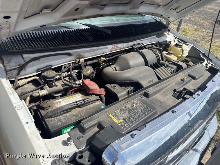 image for item DR1006 2016 Ford E450 shuttle bus