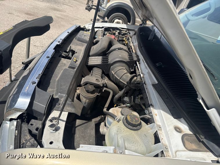 image for item DR1006 2016 Ford E450 shuttle bus