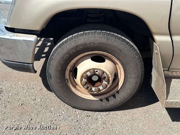 image for item DR1006 2016 Ford E450 shuttle bus