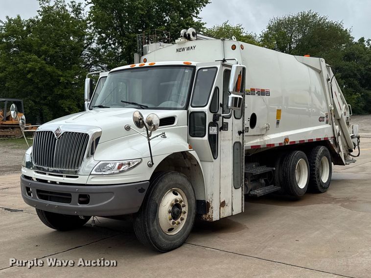 image for item DV2016 2006 International MA035 refuse truck