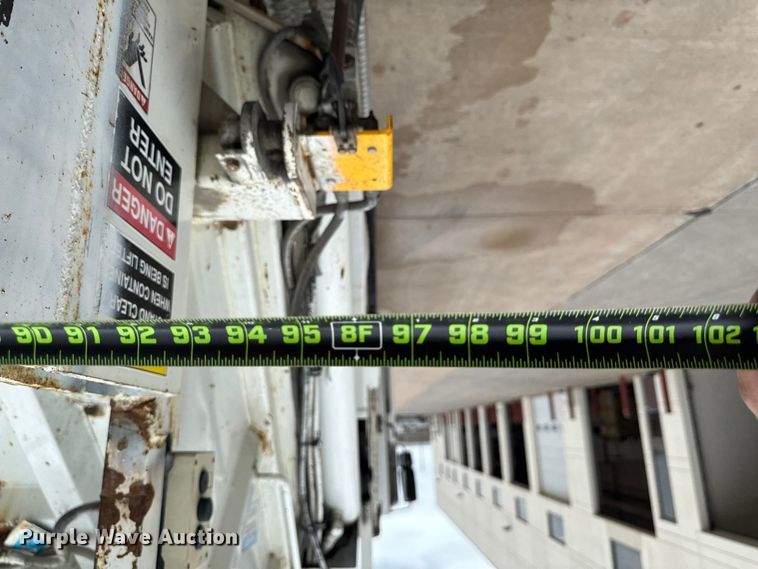 image for item DV2016 2006 International MA035 refuse truck