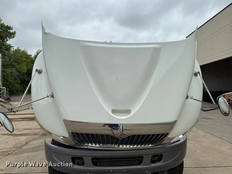 image for item DV2016 2006 International MA035 refuse truck