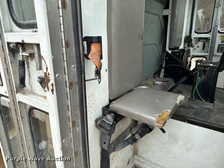 image for item DV2016 2006 International MA035 refuse truck