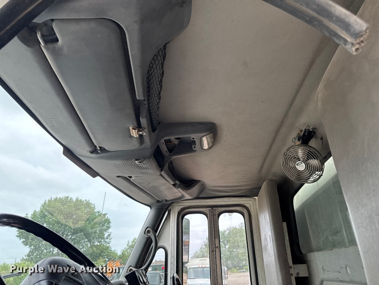 image for item DV2016 2006 International MA035 refuse truck