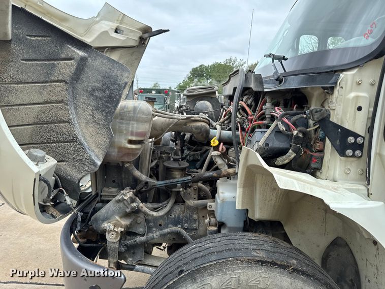 image for item DV2016 2006 International MA035 refuse truck