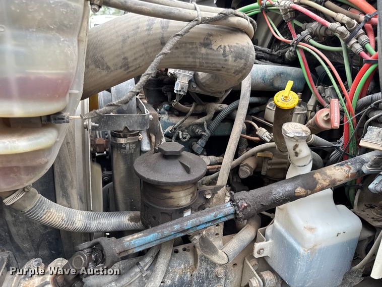 image for item DV2016 2006 International MA035 refuse truck