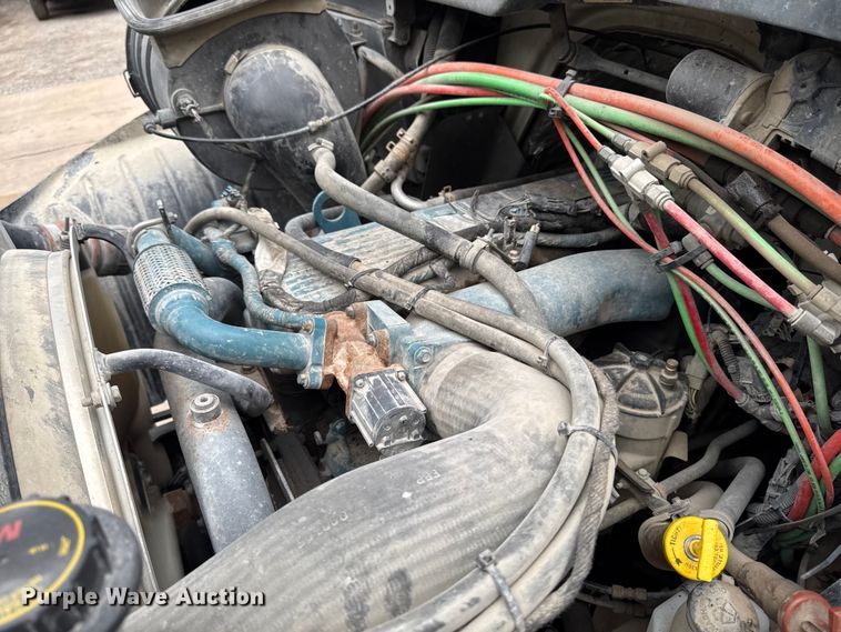 image for item DV2016 2006 International MA035 refuse truck