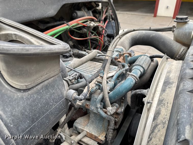 image for item DV2016 2006 International MA035 refuse truck