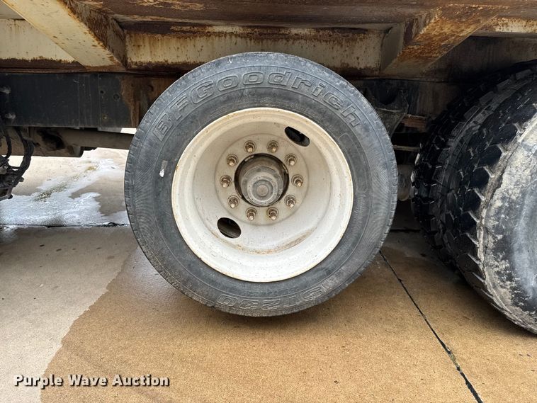 image for item DV2016 2006 International MA035 refuse truck