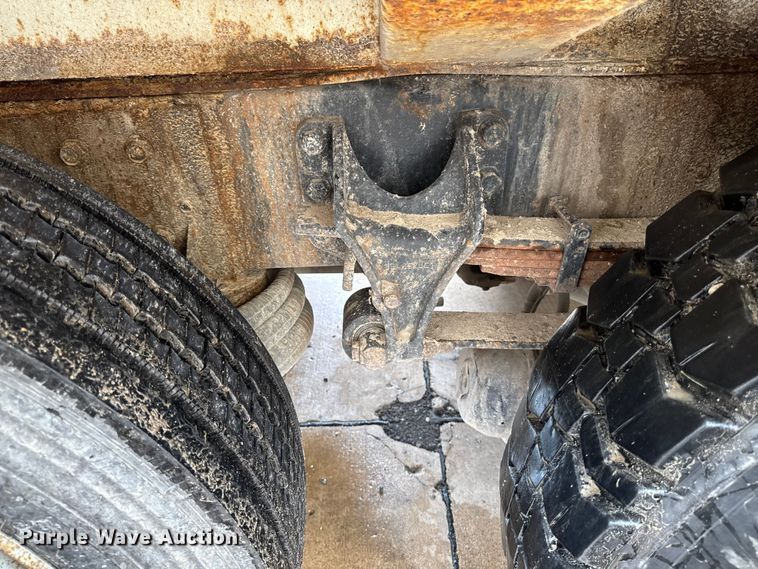 image for item DV2016 2006 International MA035 refuse truck