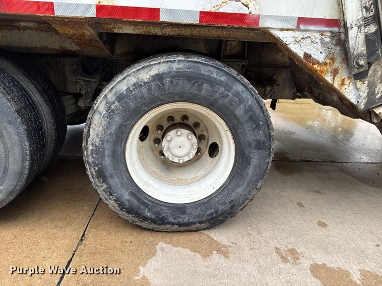 image for item DV2016 2006 International MA035 refuse truck