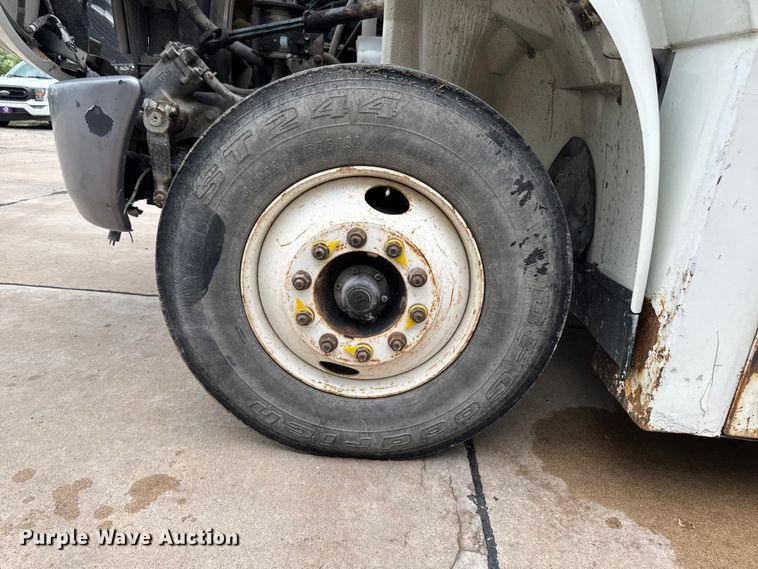 image for item DV2016 2006 International MA035 refuse truck