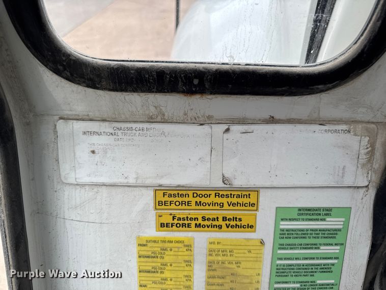 image for item DV2016 2006 International MA035 refuse truck