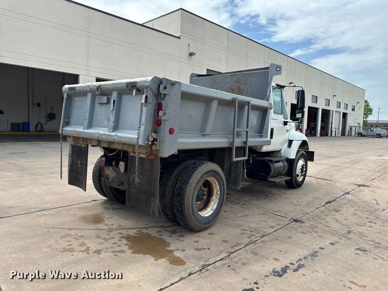 image for item DV2017 2003 International 7400 dump truck