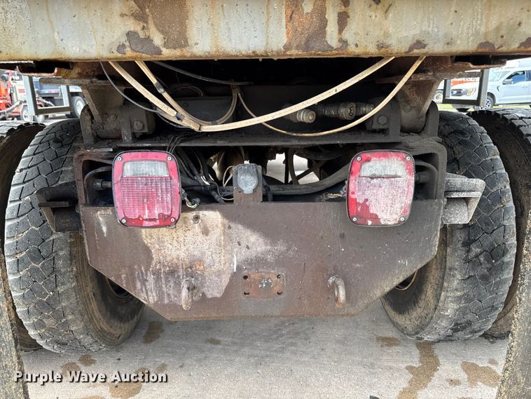 image for item DV2017 2003 International 7400 dump truck