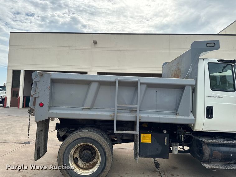 image for item DV2017 2003 International 7400 dump truck