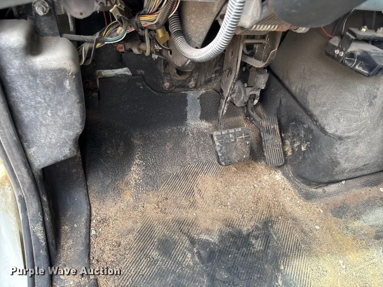 image for item DV2017 2003 International 7400 dump truck