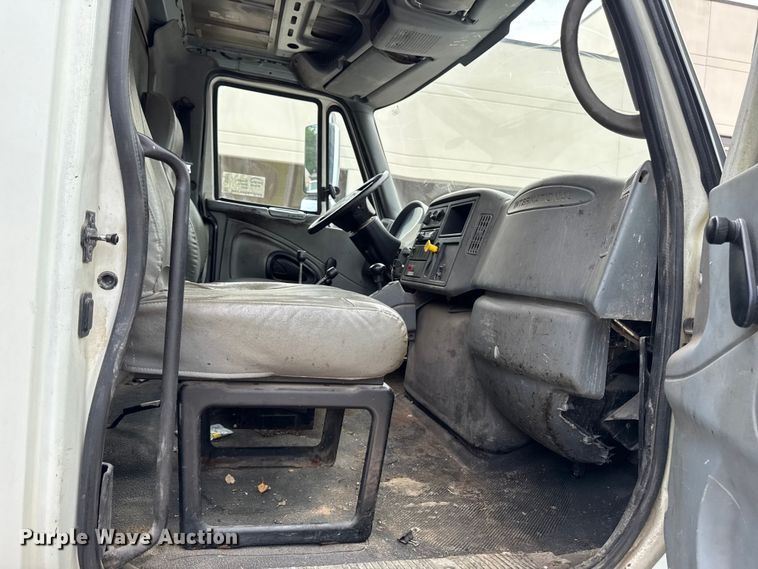 image for item DV2017 2003 International 7400 dump truck