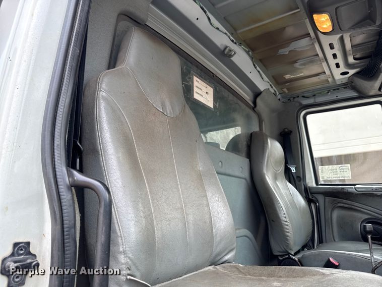 image for item DV2017 2003 International 7400 dump truck
