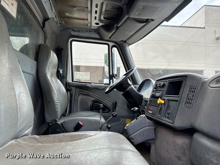 image for item DV2017 2003 International 7400 dump truck