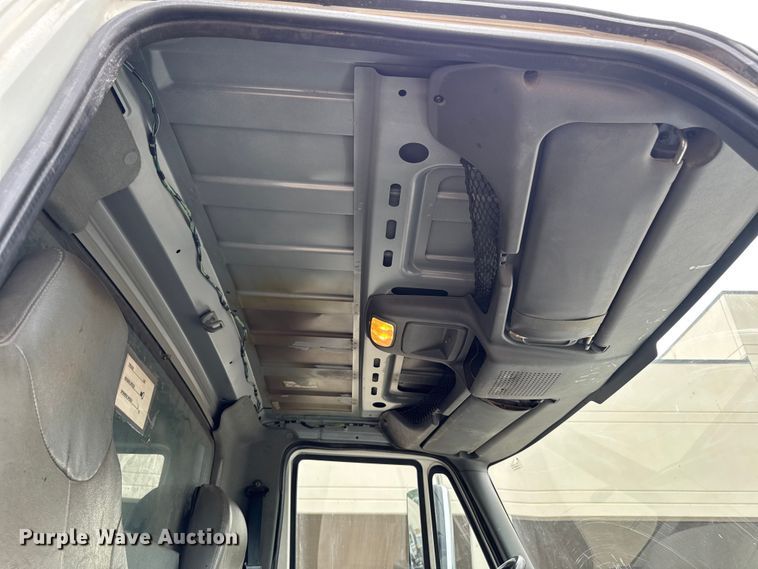 image for item DV2017 2003 International 7400 dump truck