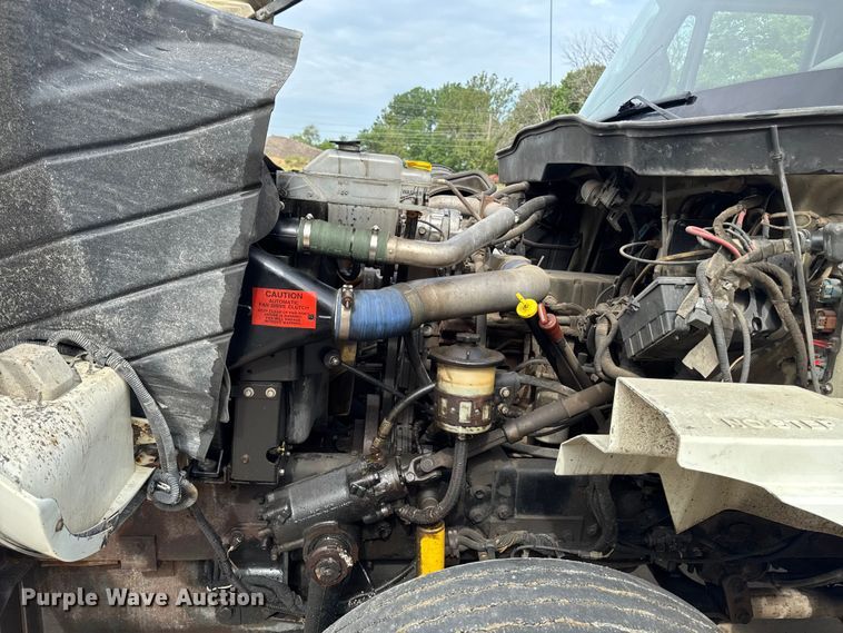 image for item DV2017 2003 International 7400 dump truck
