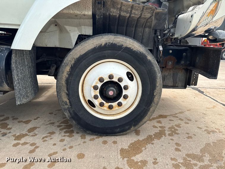 image for item DV2017 2003 International 7400 dump truck