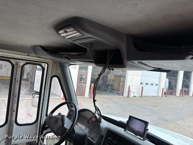 image for item DV2018 2007 International 4400 refuse truck