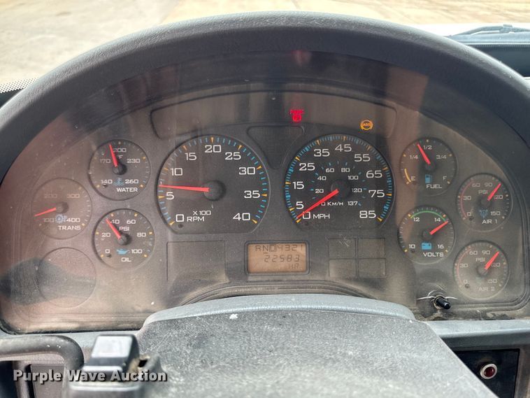 image for item DV2018 2007 International 4400 refuse truck