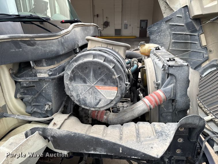 image for item DV2018 2007 International 4400 refuse truck