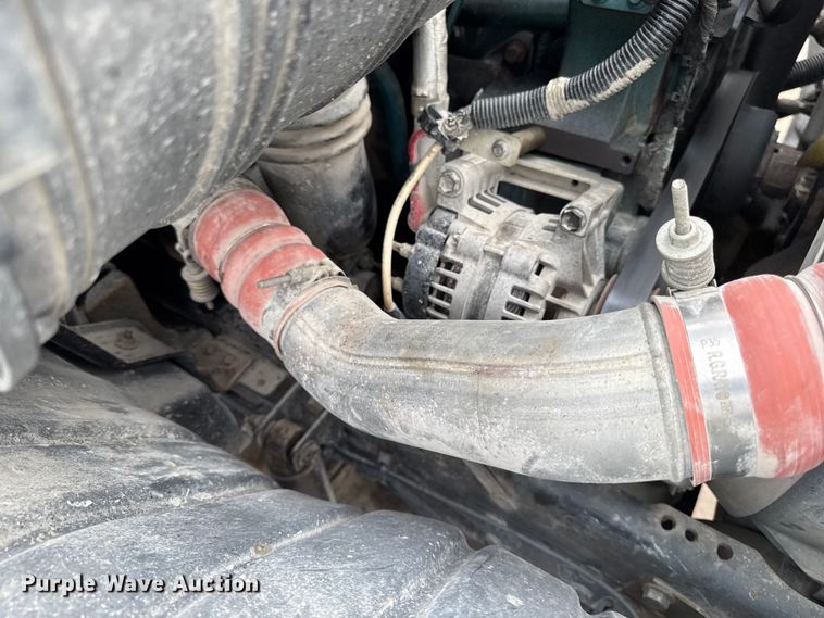 image for item DV2018 2007 International 4400 refuse truck
