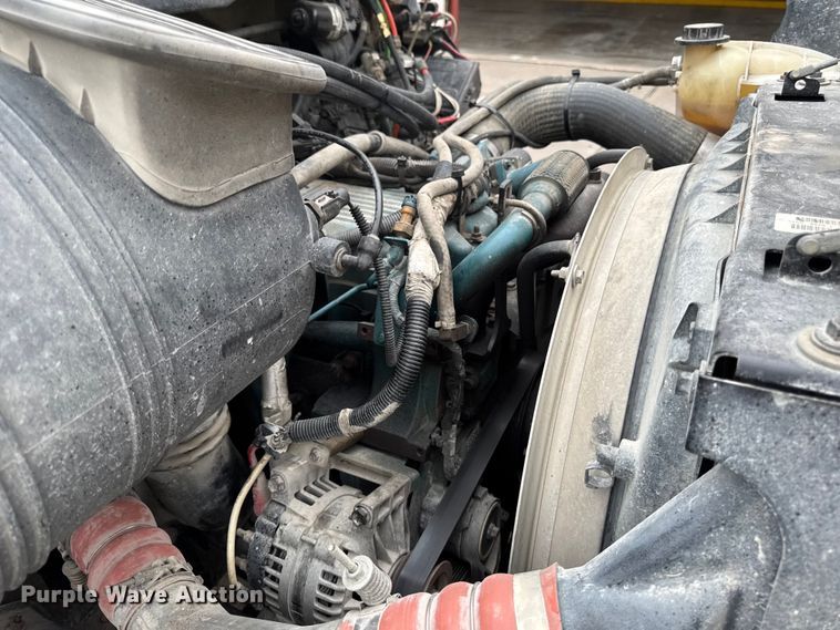image for item DV2018 2007 International 4400 refuse truck