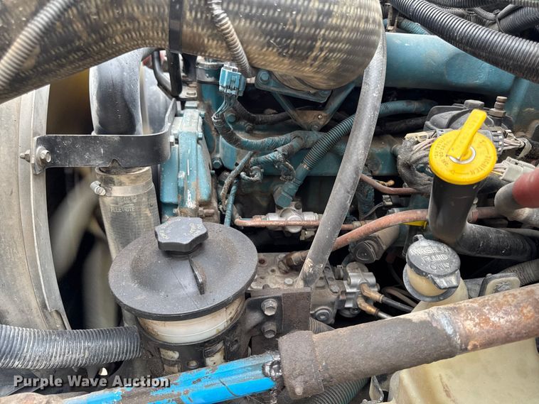 image for item DV2018 2007 International 4400 refuse truck
