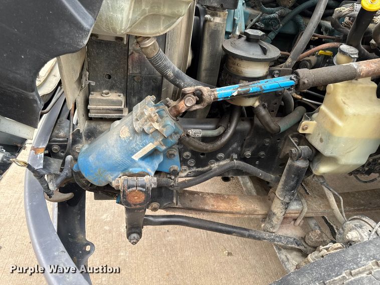 image for item DV2018 2007 International 4400 refuse truck