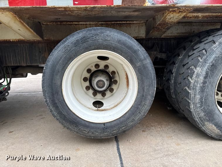 image for item DV2018 2007 International 4400 refuse truck