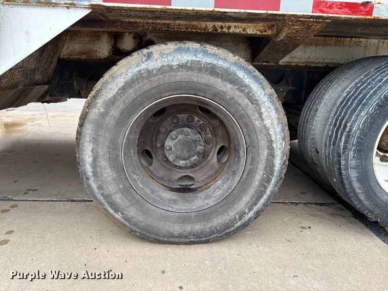 image for item DV2018 2007 International 4400 refuse truck