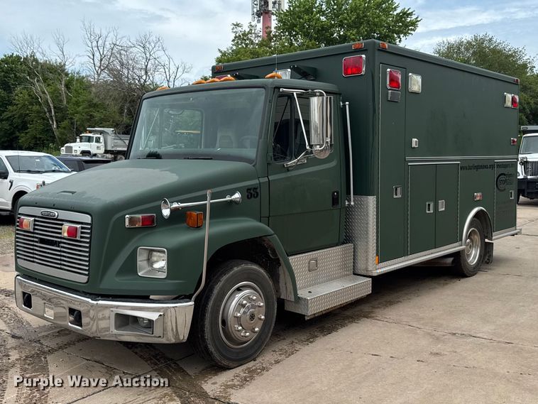 image for item DV2019 1999 Freightliner FL50 ambulance