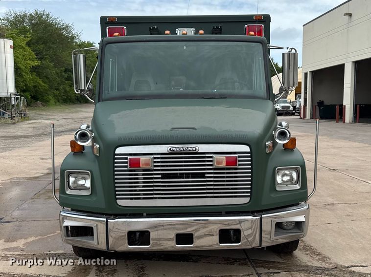 image for item DV2019 1999 Freightliner FL50 ambulance