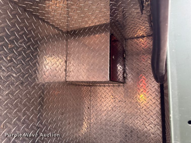 image for item DV2019 1999 Freightliner FL50 ambulance