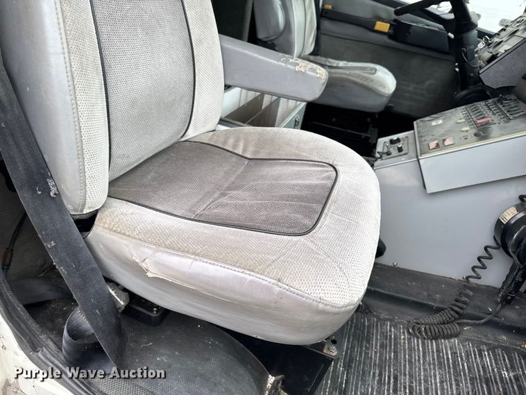 image for item DV2019 1999 Freightliner FL50 ambulance