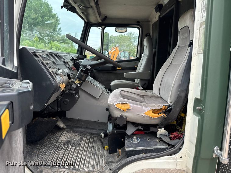 image for item DV2019 1999 Freightliner FL50 ambulance