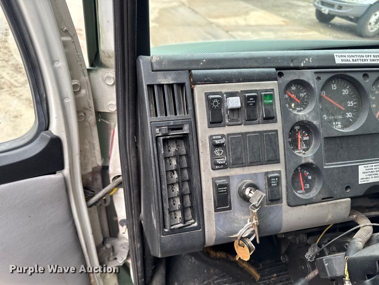 image for item DV2019 1999 Freightliner FL50 ambulance
