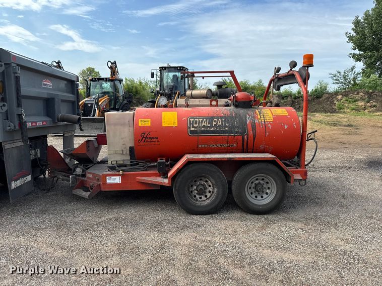 image for item DV2020 2007 Total Patch T7500 pothole patcher