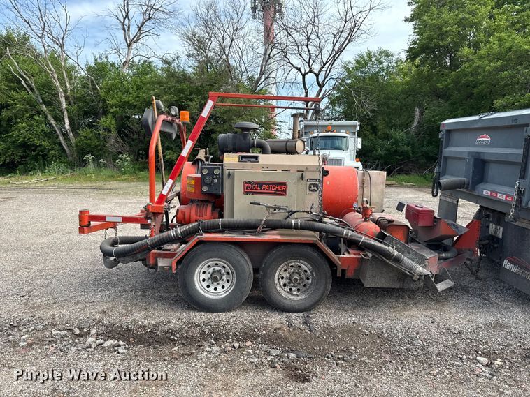 image for item DV2020 2007 Total Patch T7500 pothole patcher