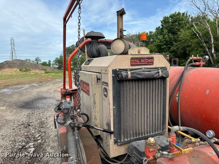 image for item DV2020 2007 Total Patch T7500 pothole patcher