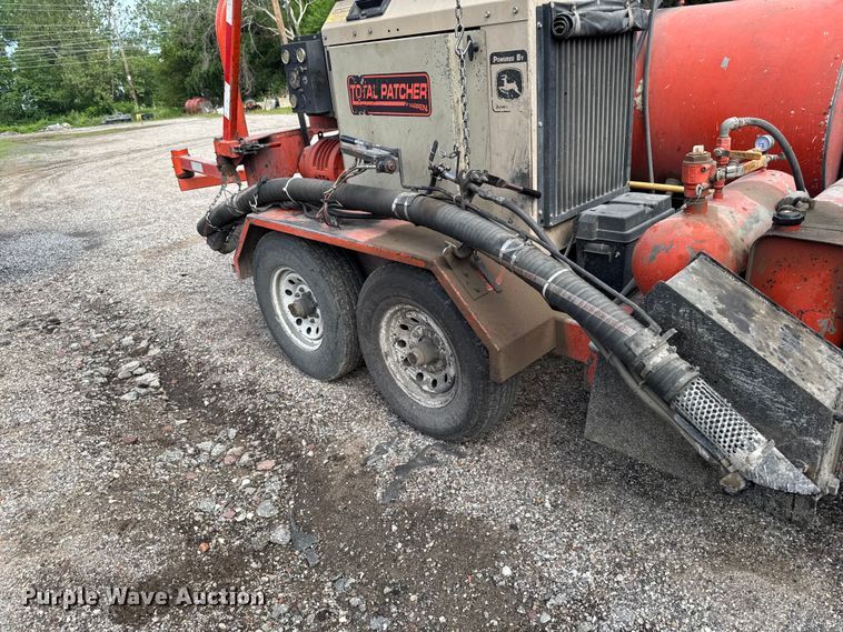 image for item DV2020 2007 Total Patch T7500 pothole patcher
