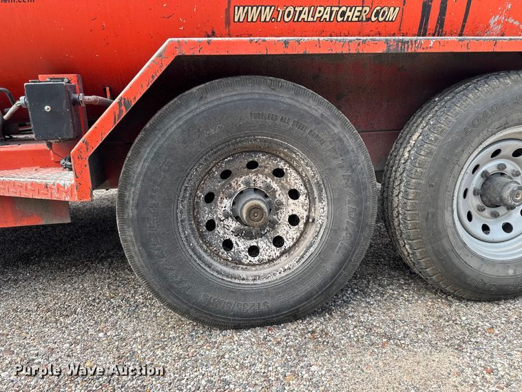 image for item DV2020 2007 Total Patch T7500 pothole patcher