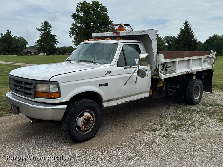 image for item DV2022 1996 Ford F450 Super Duty dump truck