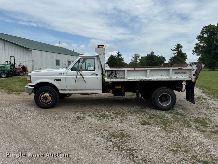 image for item DV2022 1996 Ford F450 Super Duty dump truck